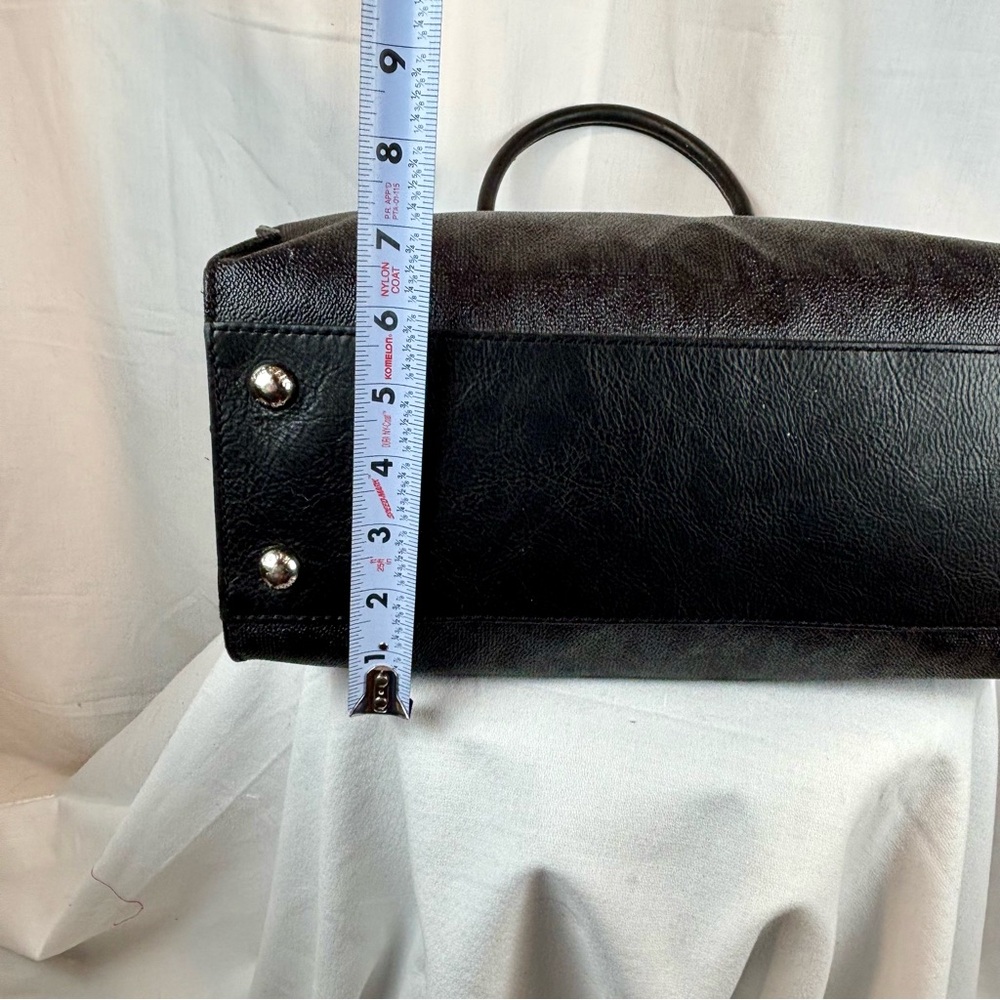 Michael Kors Hamilton Satchel in black saffiano leather - Picture 11 of 14